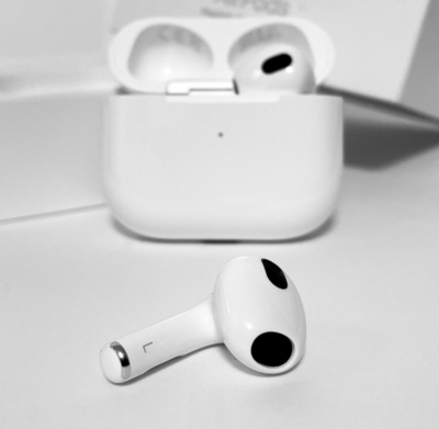 AirPods 4 mit aktiver Geräuschunterdrückung